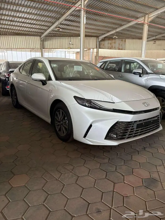 تويوتا كامرى E هايبرد 2025 كاش واقساط 1