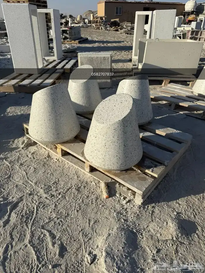 كراسي خرسانية وحاويات للحدائق 19