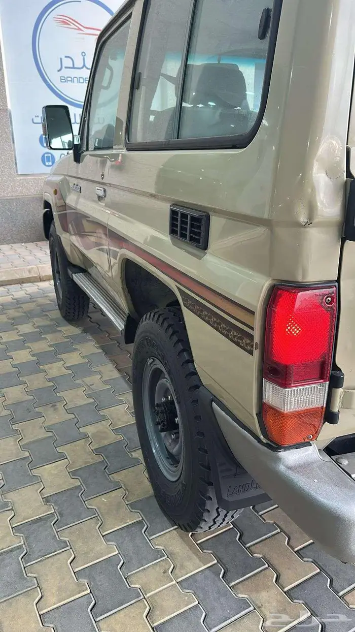 تويوتا ربع 2012 بريمي 7