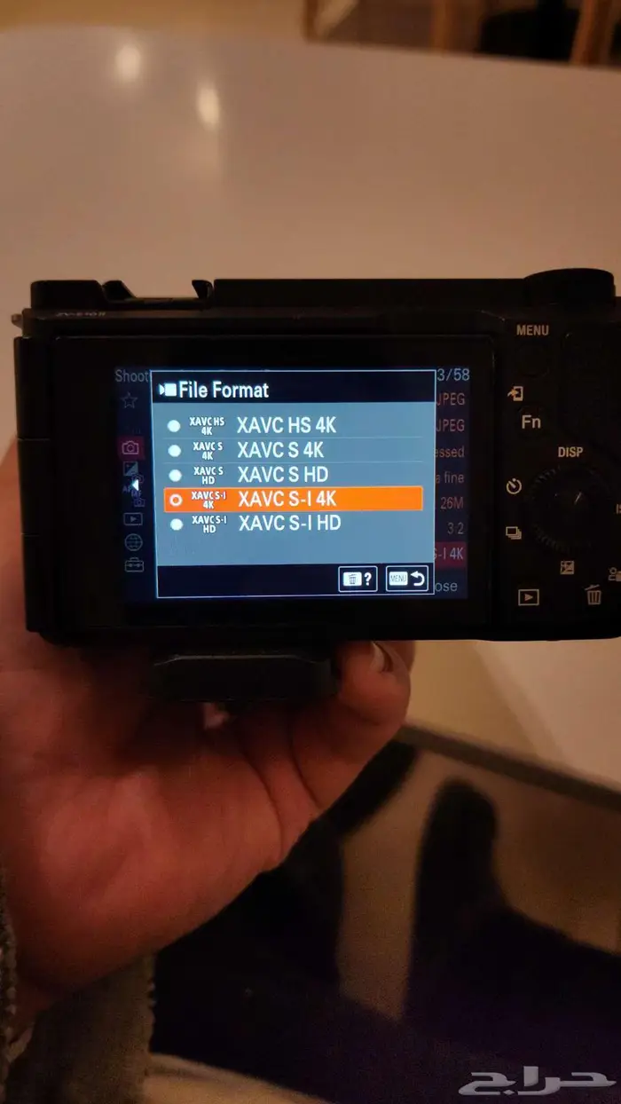 Sony ZV-E10 II   عدسة 16-50   3 بطاريات   ميموري 300MB s 2