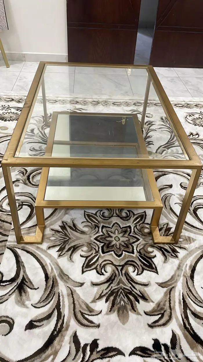 طاولة قهوة صلبة قزاز قوي واطراف ذهبي 0