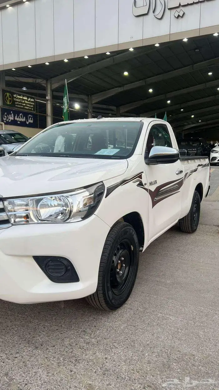 تويوتا هايلكس غمارة موديل 2018- معرض خلف للسيارات 1