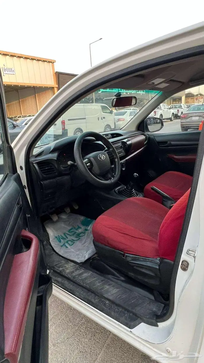 تويوتا هايلكس غمارة موديل 2018- معرض خلف للسيارات 8