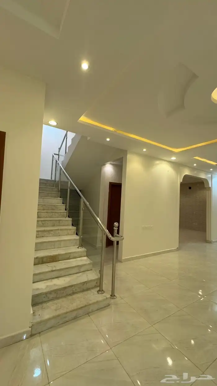 فيلا للبيع بقيمة الرهن في وادي لبن 4