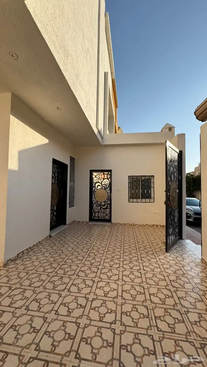 فيلا للبيع بقيمة الرهن في وادي لبن 1