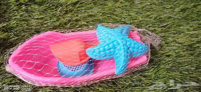 كرسي طعام بحاله ممتازه مع بايسكل اطفال ومجموعه العاب 16