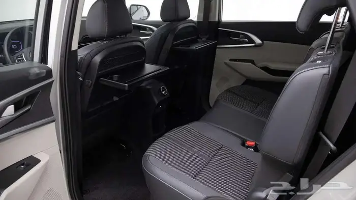 كيا كارنز نص فل بصمة وشاشة 2025 5