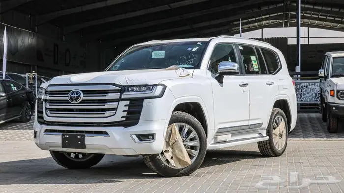 عرض خاص تويوتا في اكس ار موديل 2024 كاش واقساط 5