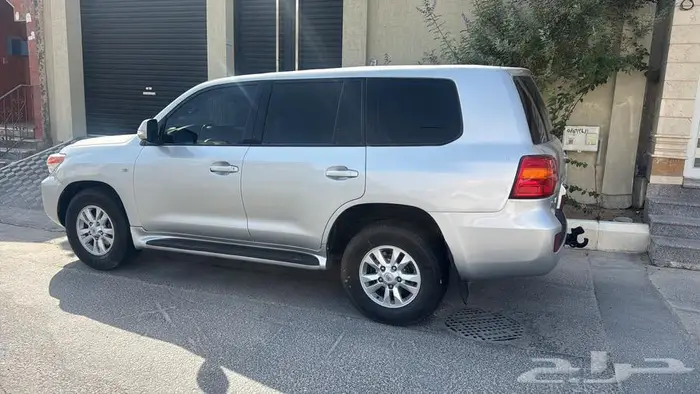 تويوتا لاند كروزر 8