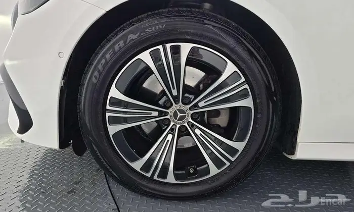 مرسيدس E200 2024 - الفخامة الألمانية كما يجب أن تكون 5