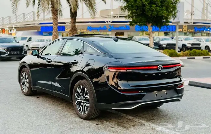 Toyota Crown 2025   Medium Specification 17
