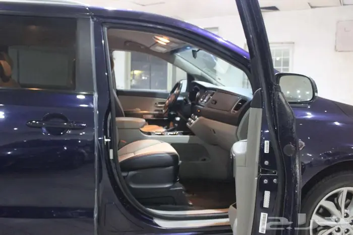 كيا كارنيفال 2020 ازرق بطاقة جمركية 29