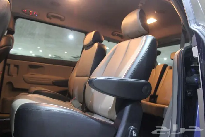 كيا كارنيفال 2020 ازرق بطاقة جمركية 36