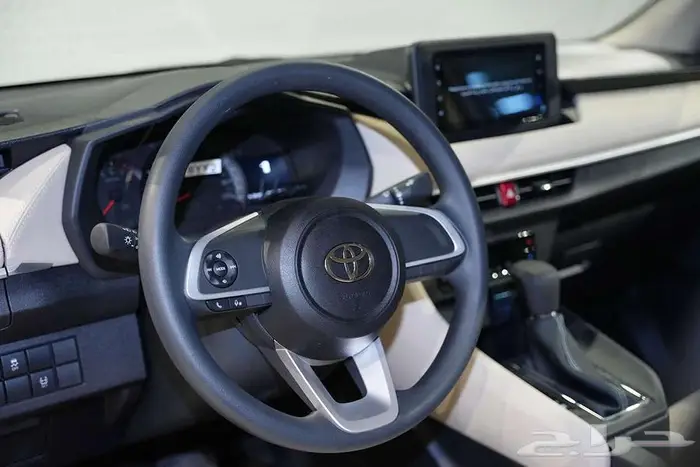 تويوتا يارس بفئات متعددة موديل 2026 4