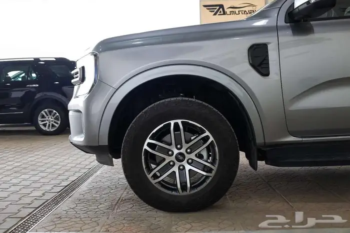 فورد ايفريست ديزل نص فل موديل 2024 3