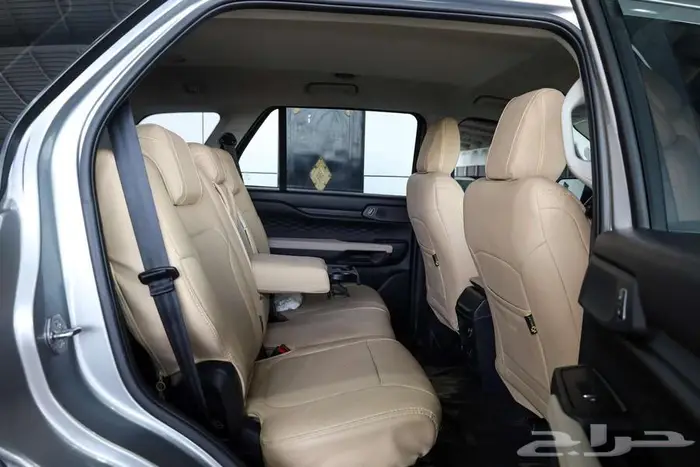 فورد ايفريست ديزل نص فل موديل 2024 10