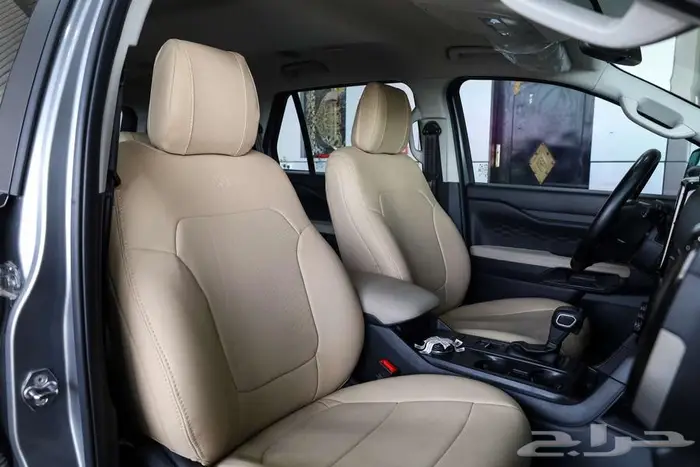 فورد ايفريست ديزل نص فل موديل 2024 11