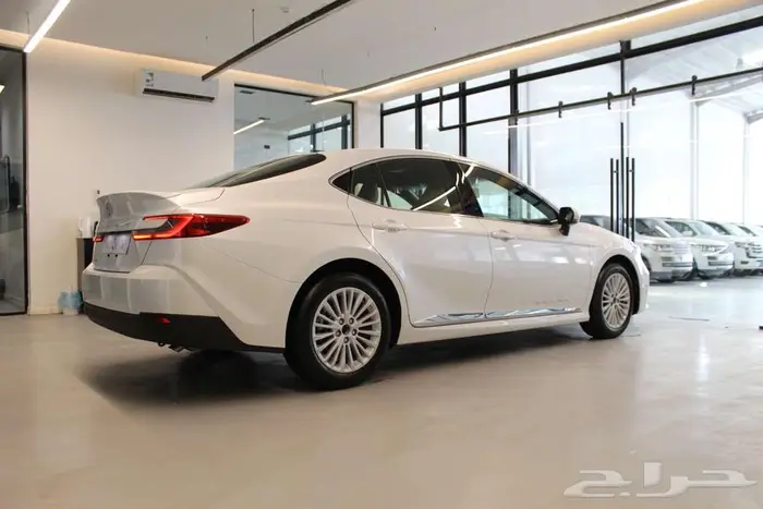 تويوتا كامري LE 2025 3