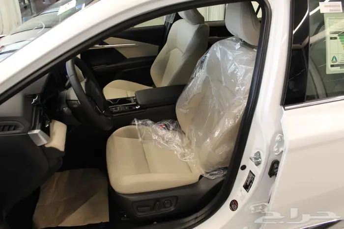 تويوتا كامري LE 2025 7