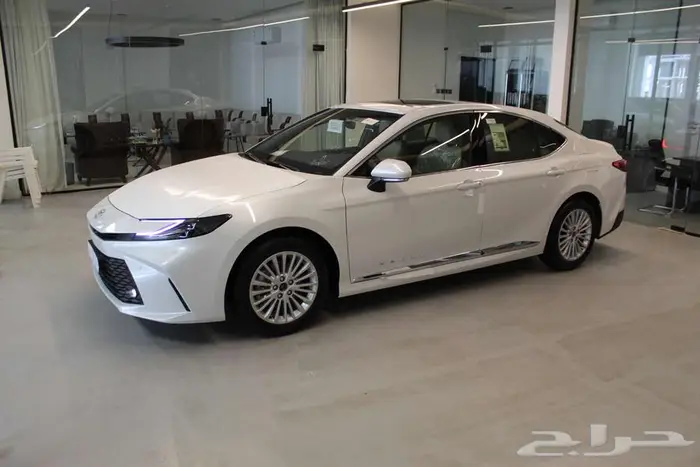 تويوتا كامري LE 2025 2