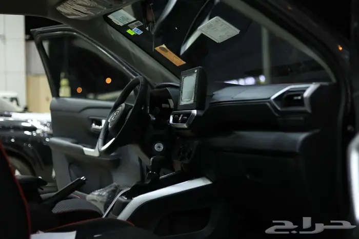 تويوتا رايز ليمتيد فل رمادي بنزين 2024 اقل سعر بالسوق 4