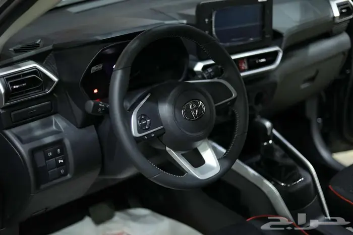 تويوتا رايز ليمتيد فل رمادي بنزين 2024 اقل سعر بالسوق 12