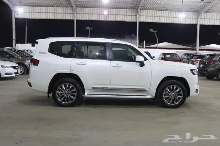 لاندكروزر GXR L3 2022 2