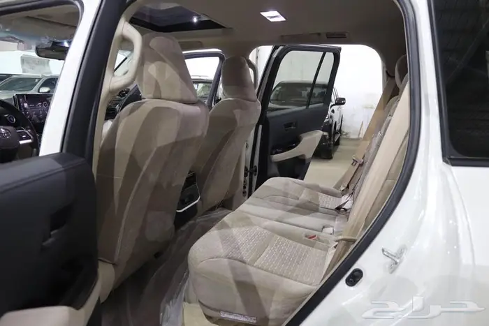 لاندكروزر GXR L3 2022 13