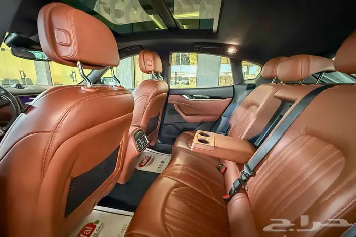 مازيراتي ليفانتي GT 2022 اسود خليجي 9