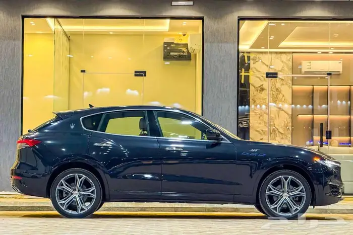 مازيراتي ليفانتي GT 2022 اسود خليجي 2