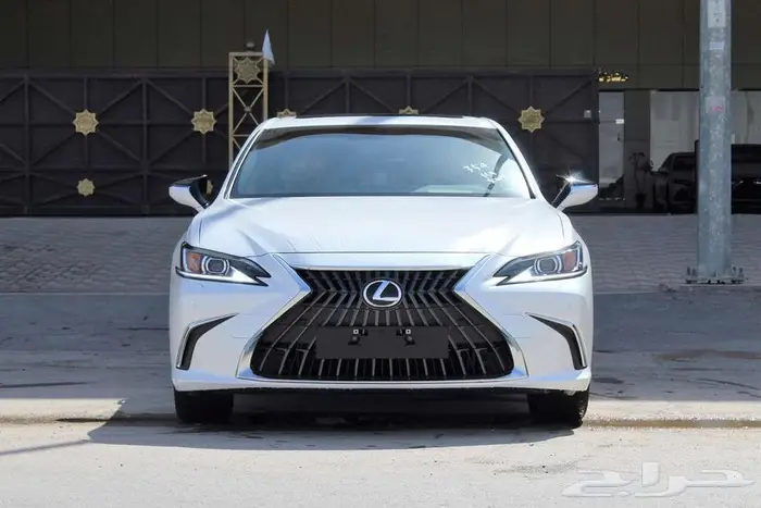 لكزس - ES 250 - لاكجيري - نص فل - خليجي -2025 6