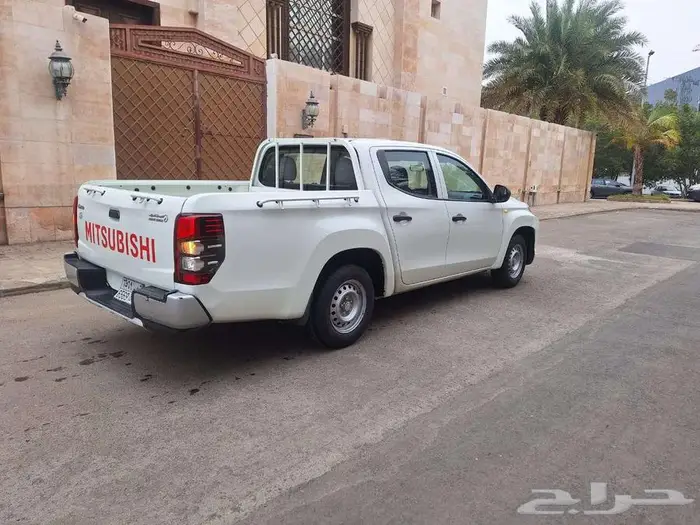 ميتسوبيشي L200 بنزين الموديل 2022 5