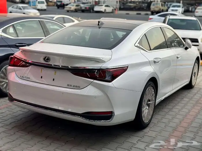 لكزس ES 250 BD 2025 فل كامل سعودي 2