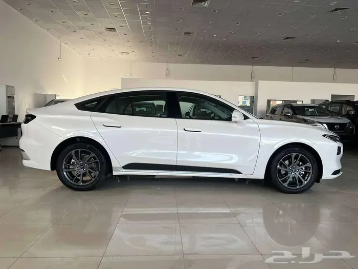 فورد تورس ترند 2.0 بنزين 2026 - متوفر صيااانة مجانية بالوكيل 2