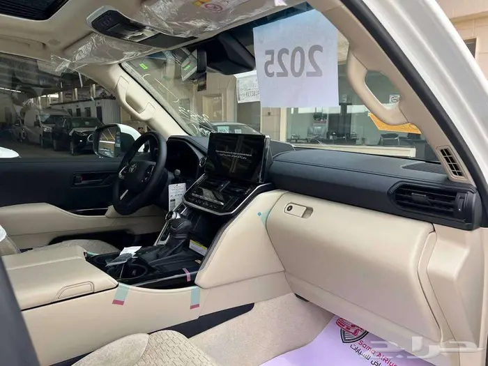 تويوتا لاندكروزر GXR L3 بنزين 2025 متاح اقساط و كاش 5