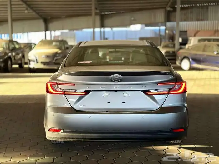 تويوتا كامرى LE بنزين موديل 2025 3