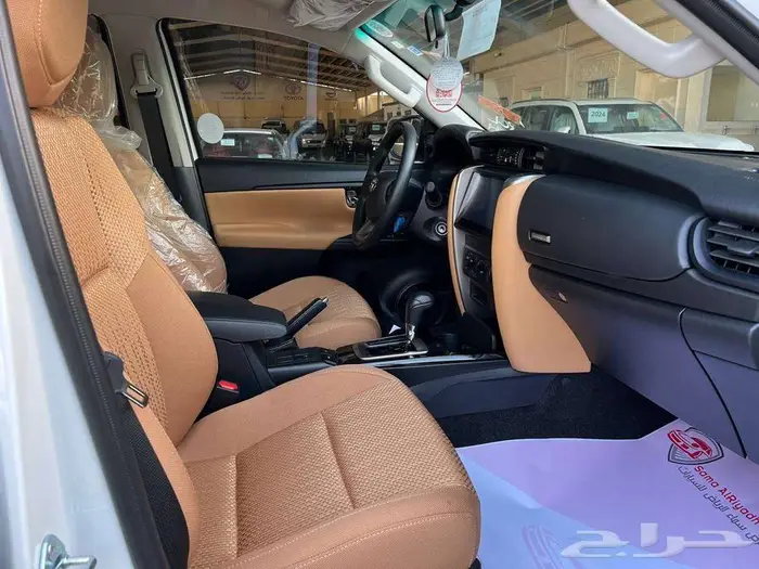 تويوتا فورتشنر 2025 بدون دفعه اولى 3