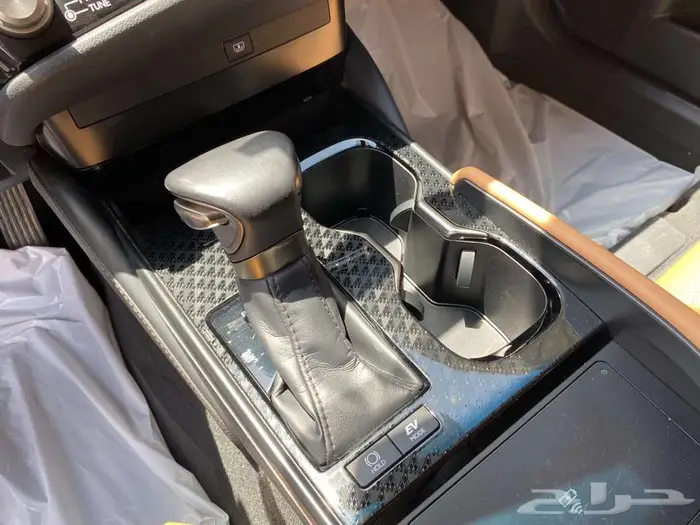 لكزس ES 300 H موديل 2024 نظيفة 13