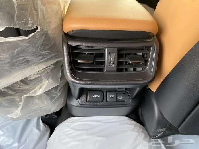 لكزس ES 300 H موديل 2024 نظيفة 16