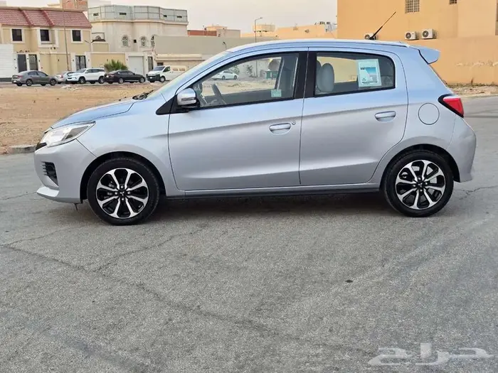 2023 Mitsubishi Space Star with auto transmission n good car 5