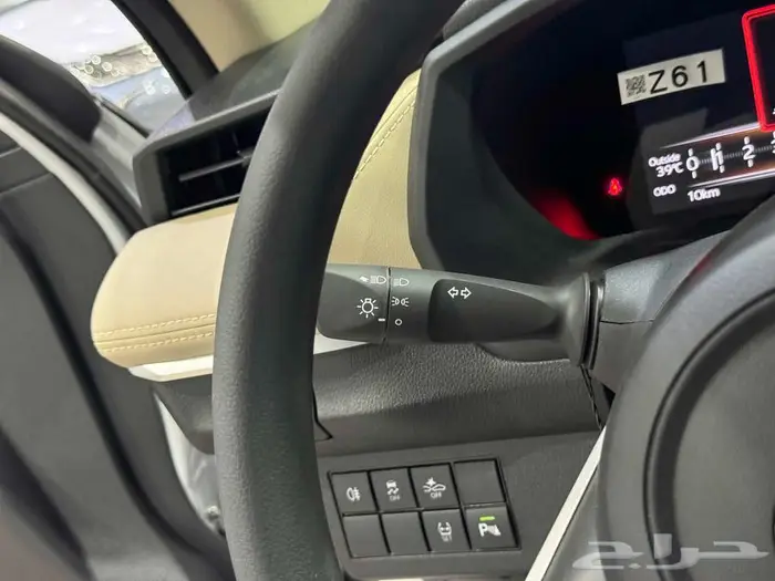 تويوتا يارس نص فل ابيض بنزين 2026 اقل سعر كاش وبنوك 3