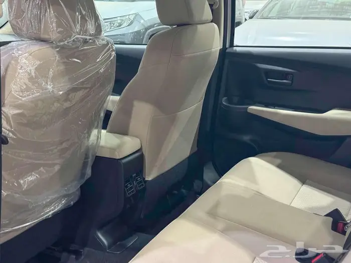 تويوتا يارس نص فل ابيض بنزين 2026 اقل سعر كاش وبنوك 8