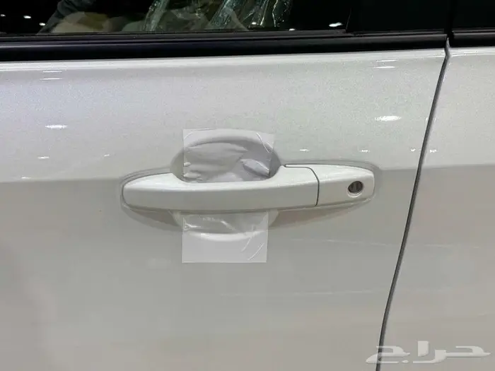 تويوتا يارس نص فل ابيض بنزين 2026 اقل سعر كاش وبنوك 12