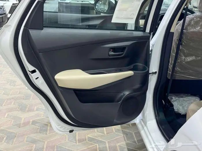 تويوتا يارس نص فل ابيض بنزين 2026 اقل سعر كاش وبنوك 26