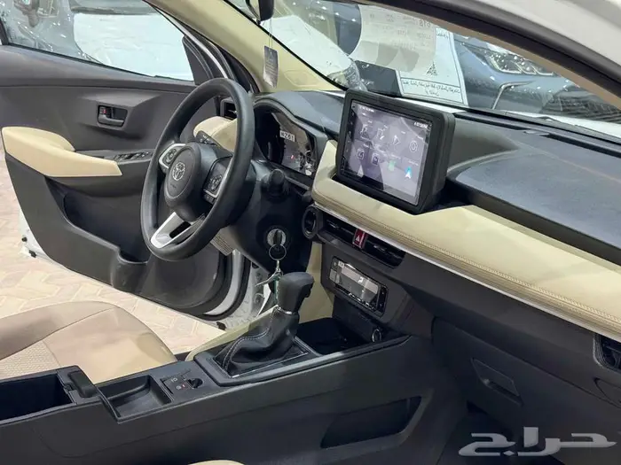 تويوتا يارس نص فل ابيض بنزين 2026 اقل سعر كاش وبنوك 29