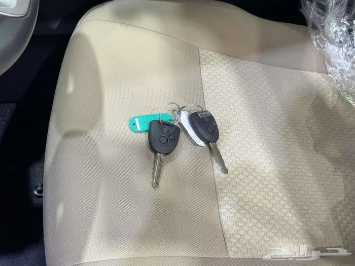 تويوتا يارس نص فل ابيض بنزين 2026 اقل سعر كاش وبنوك 41