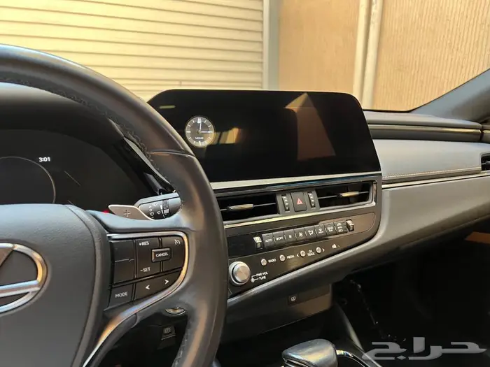 للبيع لكزس es 250 AA 2023 15