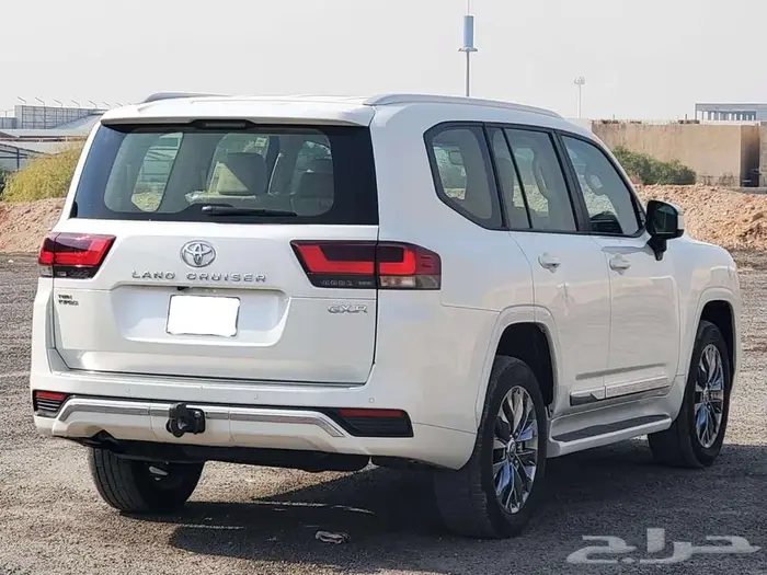 تويوتا لاند كروزر 2023 GXR 3