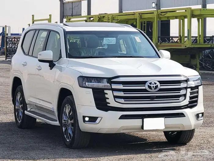 تويوتا لاند كروزر 2023 GXR 2