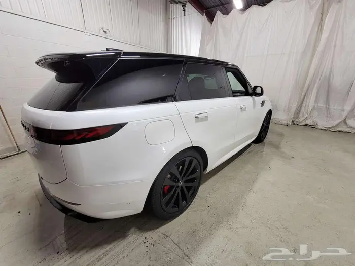 رنج روفر سبورت 2025 4